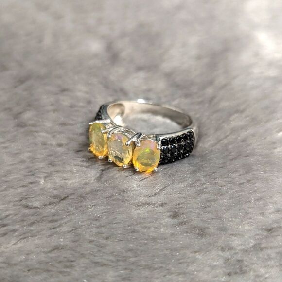 NWOT - Oval Ethiopian Opals w/ Black Spinel Rounds Rhodium Sterling Silver Ring - Picture 4 of 15